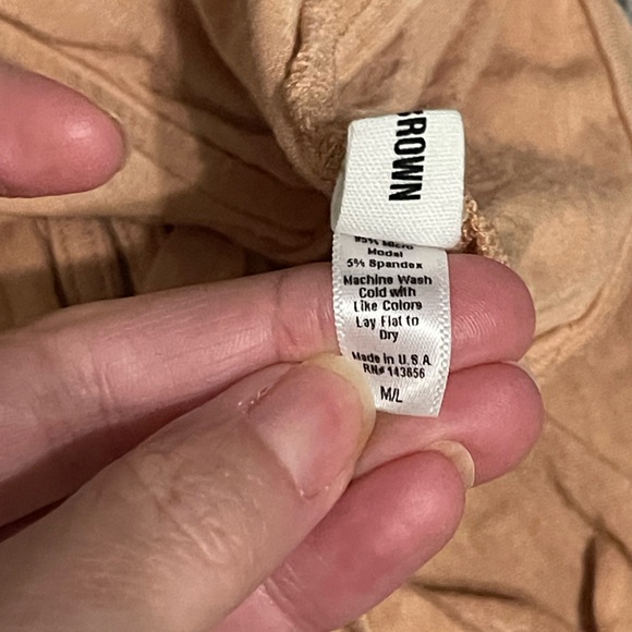 JOAH BROWN Peach Spaghetti Cable Strap Crop Top Ruched Lines Sz Medium / Large - Picture 10 of 11